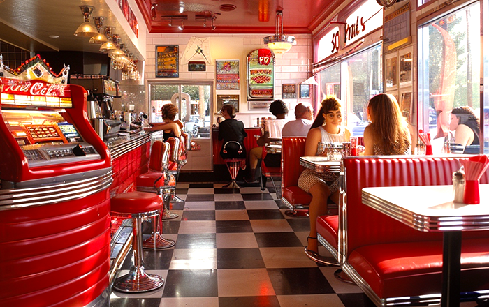 Cafe 50's retro American diner interior