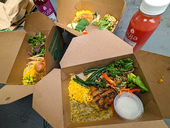 日本から遊びに来てくれた山好きの友人と、「Angeles National Forest」にハイキング&ピクニックへ。